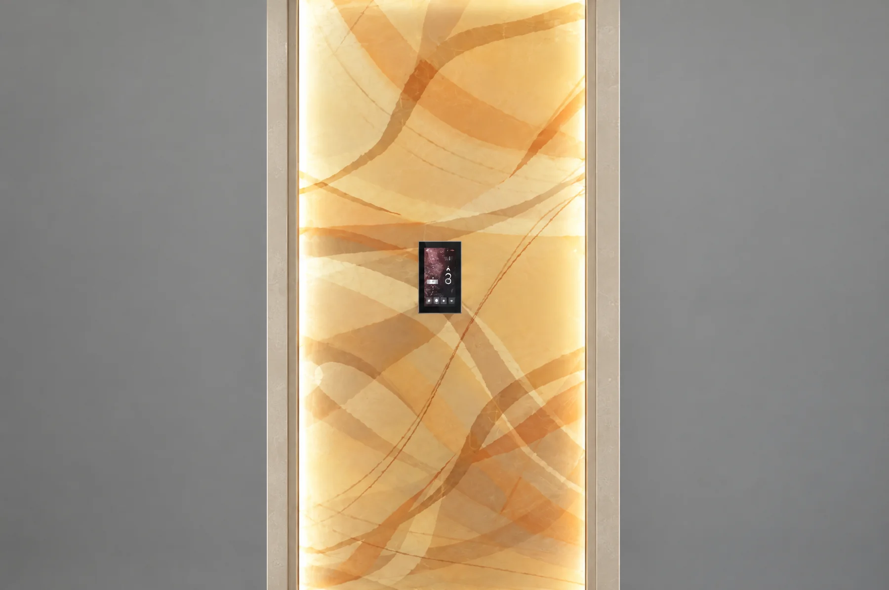 Close-up panel kabin bermotif batu bercahaya latar pada home lift backpack traction, dengan panel kontrol gelap kecil yang tertanam di dalamnya