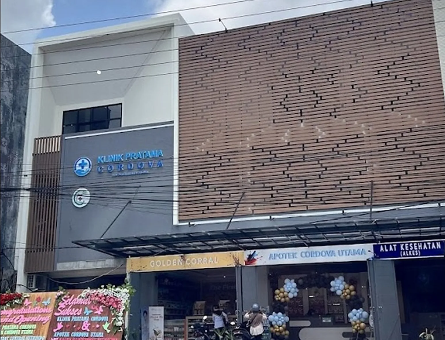 Street frontage of Klinik Pratama Cordova in Lubuk Linggau