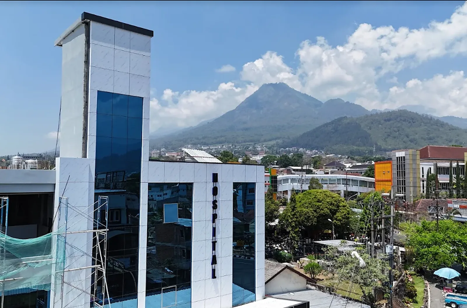 RS Bhayangkara Batu in Malang, with the hills behind the hospital